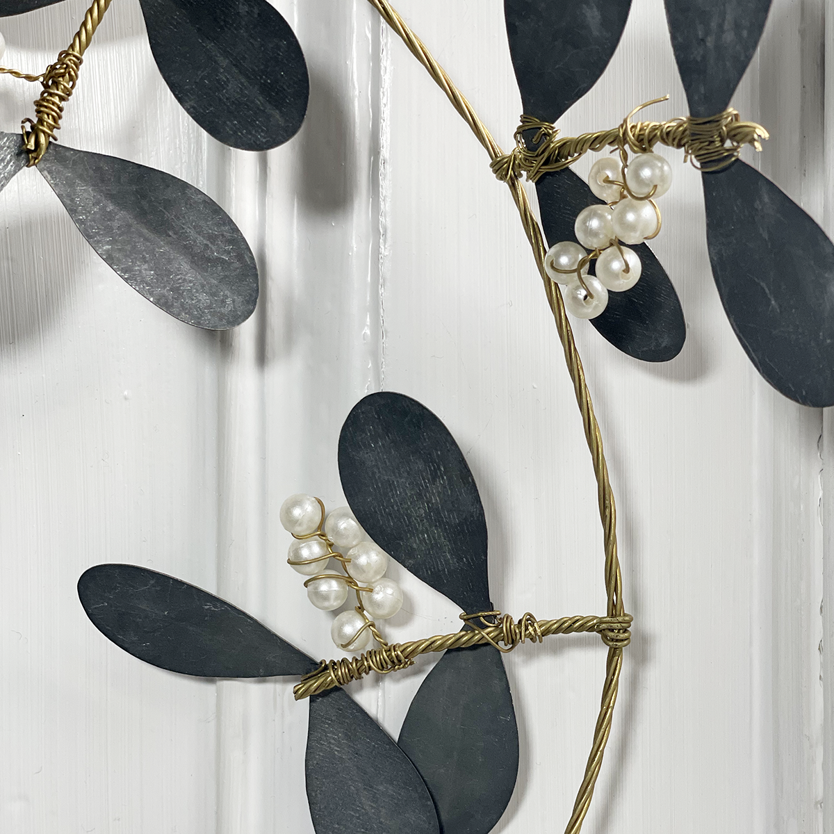 Snowberry & Zinc Leaf Wreath - BLACK FRIDAY