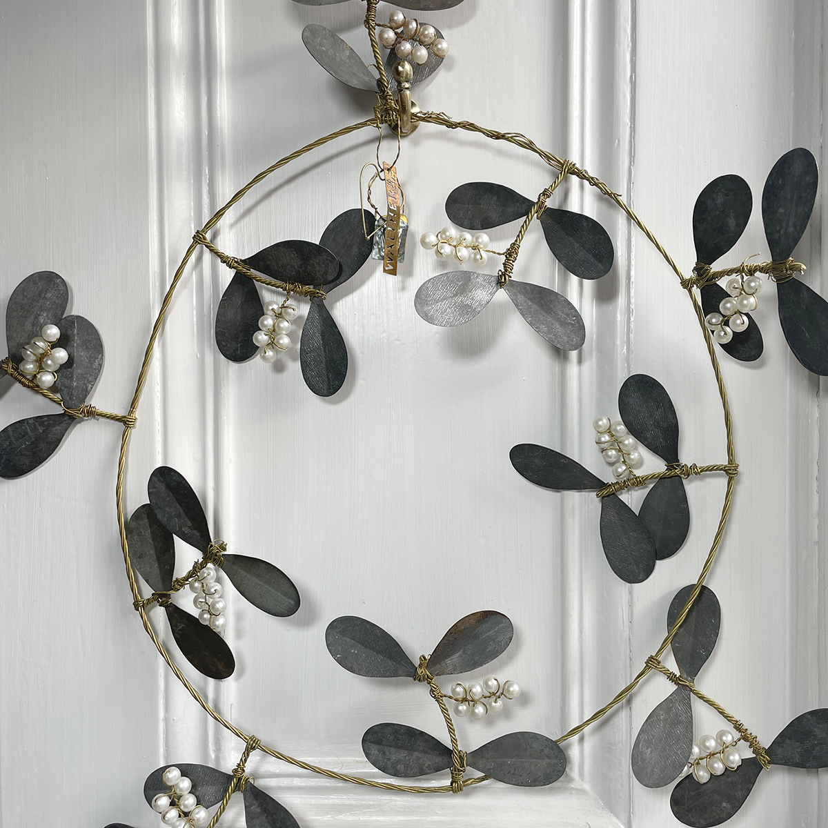 Snowberry & Zinc Leaf Wreath - BLACK FRIDAY